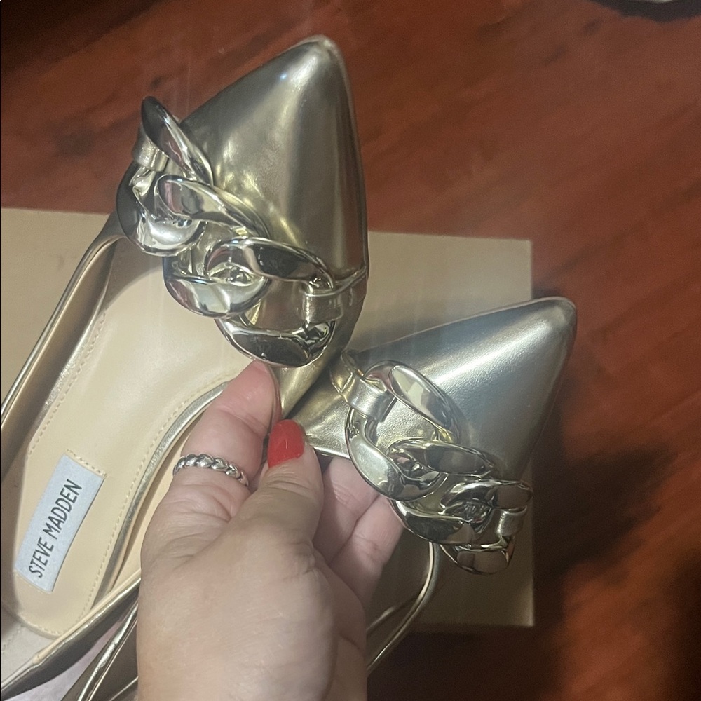 Steve Madden Gold Heels - Picture 2 of 8